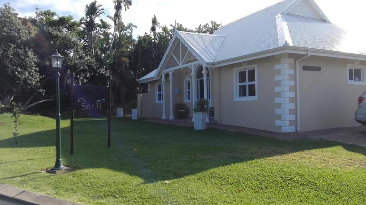 Caribbean Estates Lakeview Villa Port Edward Exterior photo